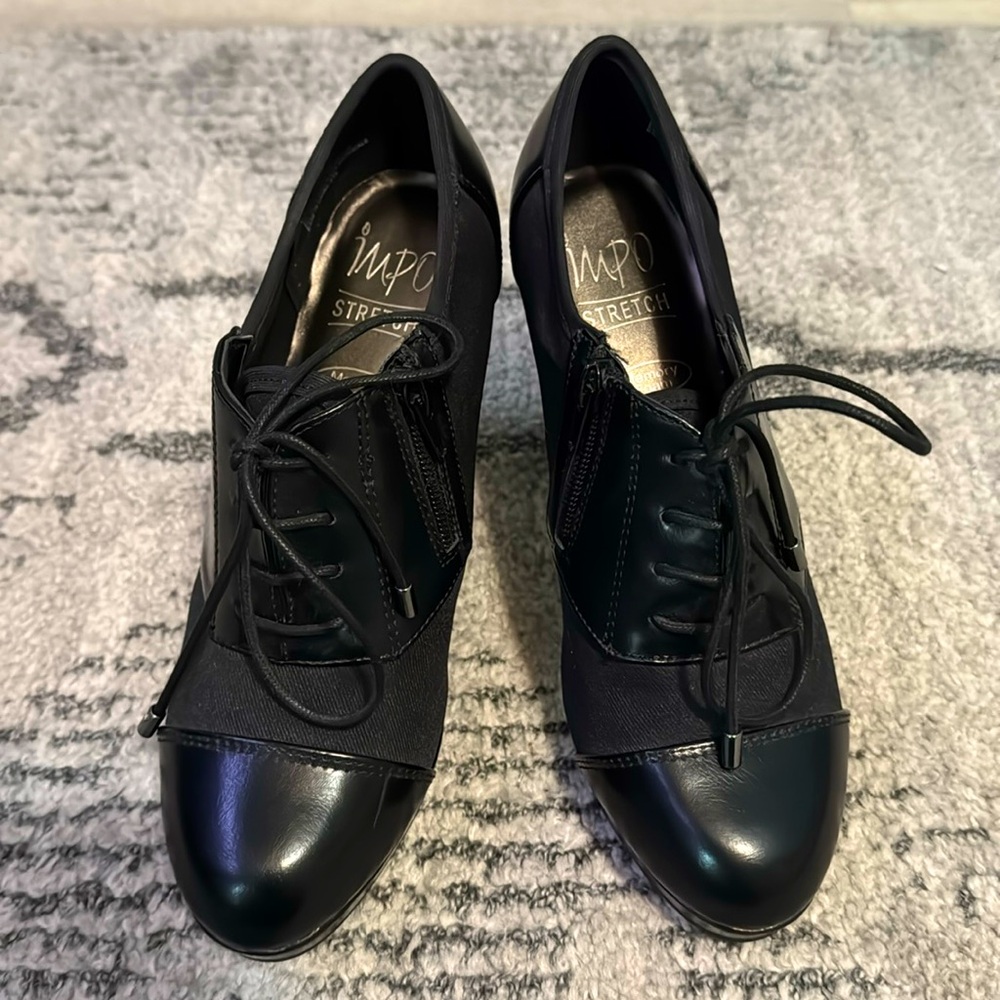 Stretch Oxford heeled bootie size 6